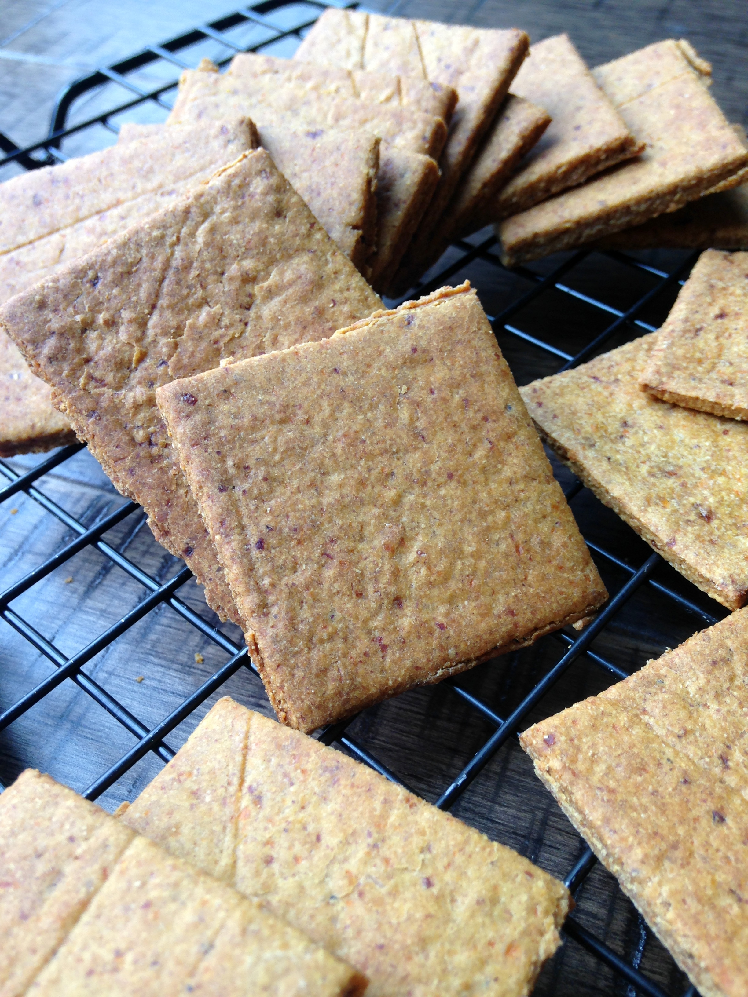 Healthy Carrot Crackers