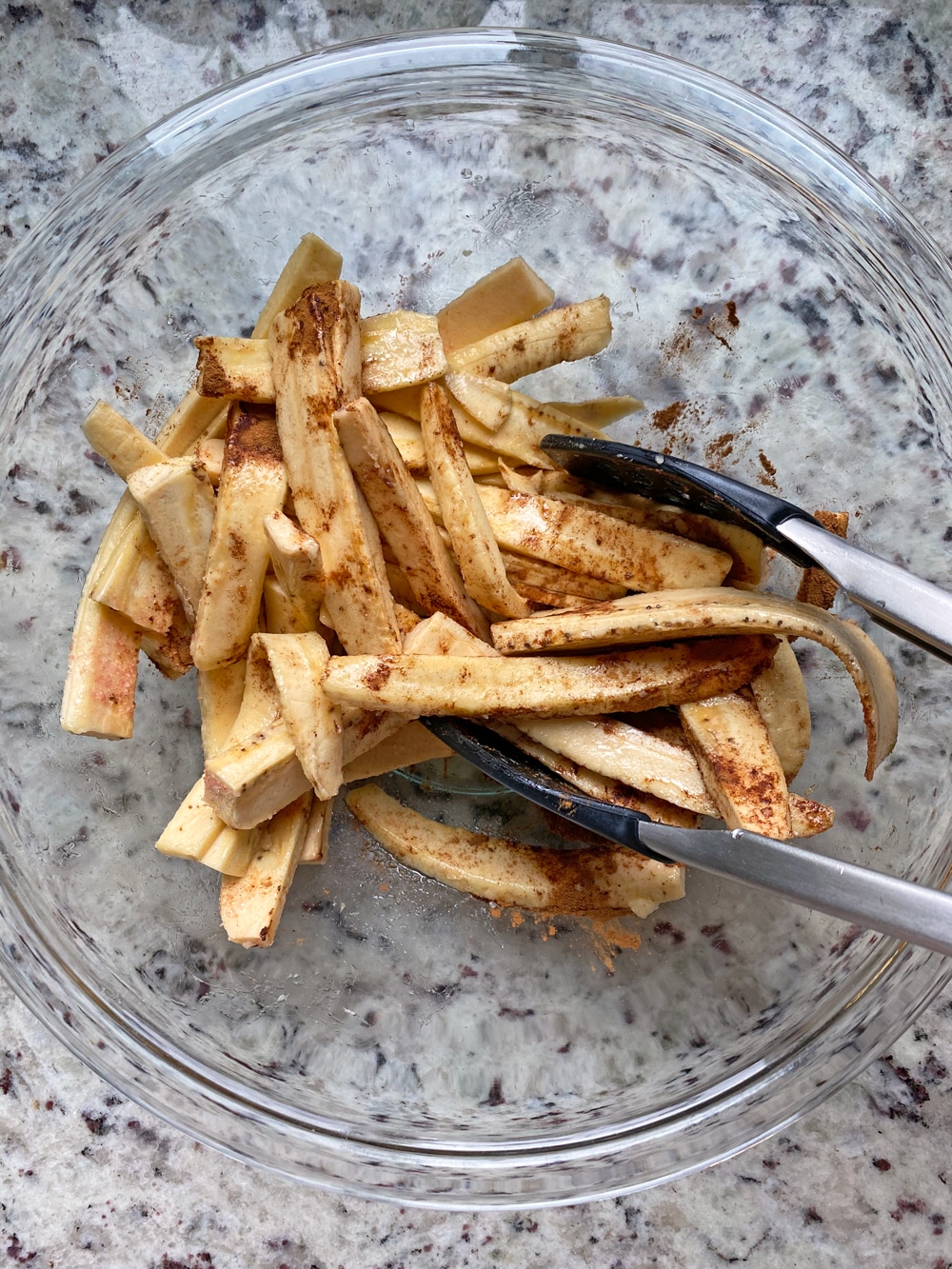 coat-fries-in-cinnamon-and-salt