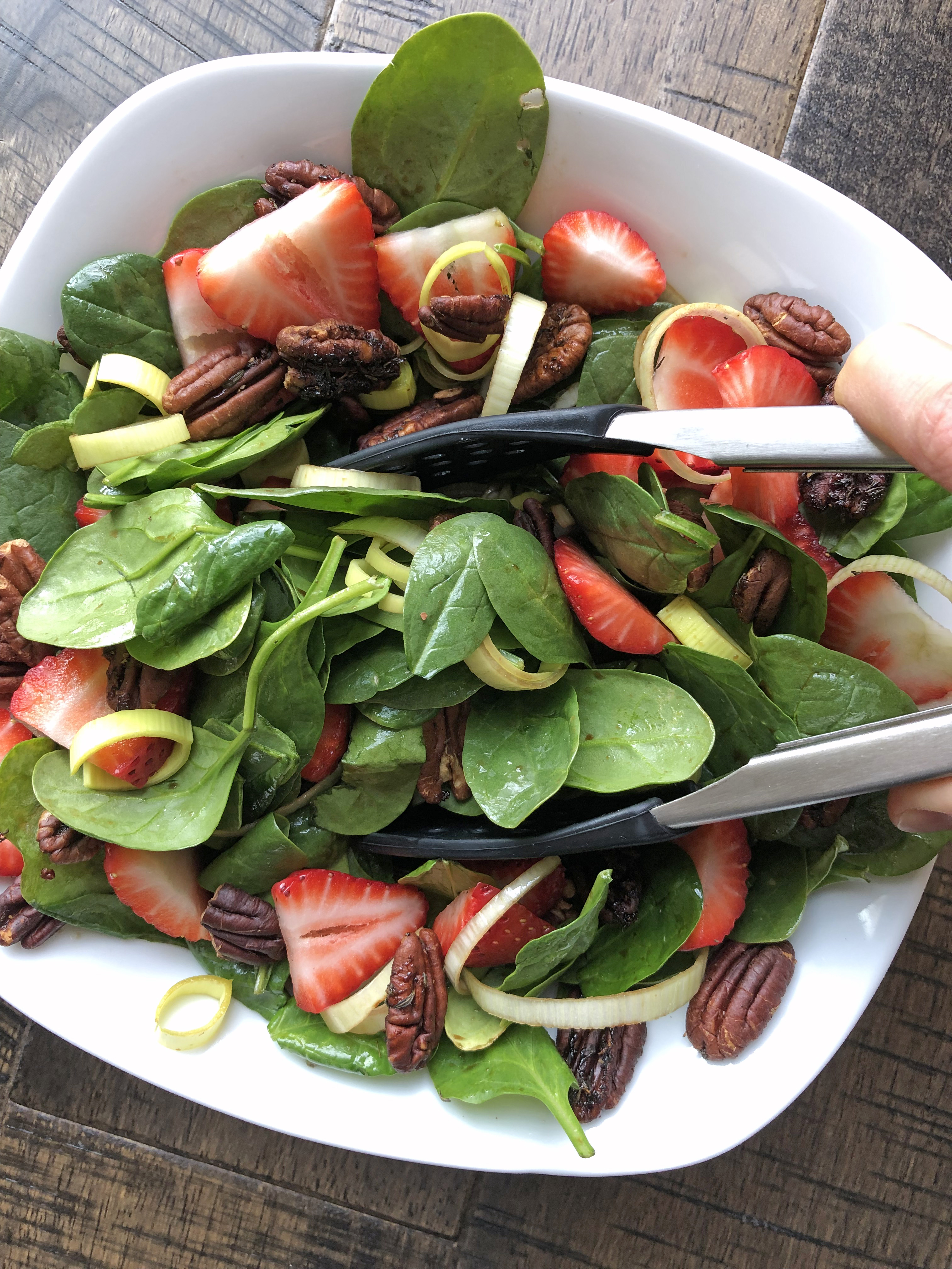 strawberry spinach salad balsamic