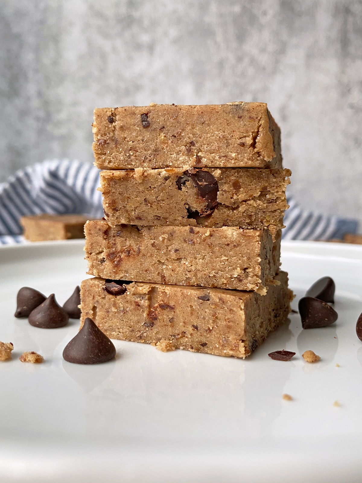 Paleo-Chocolate-Chip-Cookie-Dough-Protein-Bar-Recipe