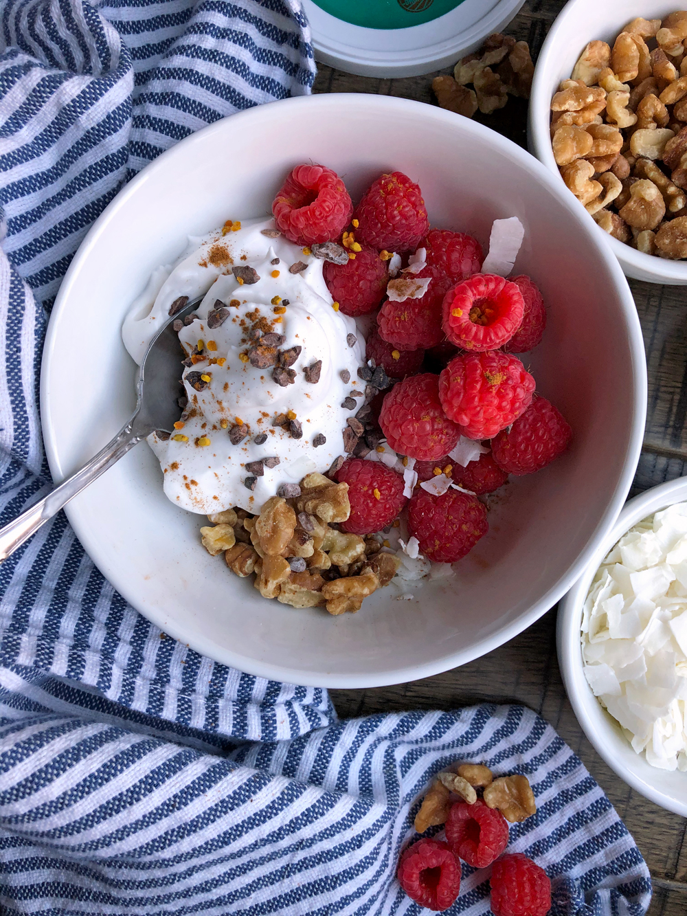 Yogurt & Granola Bowl - Nutritious Eats