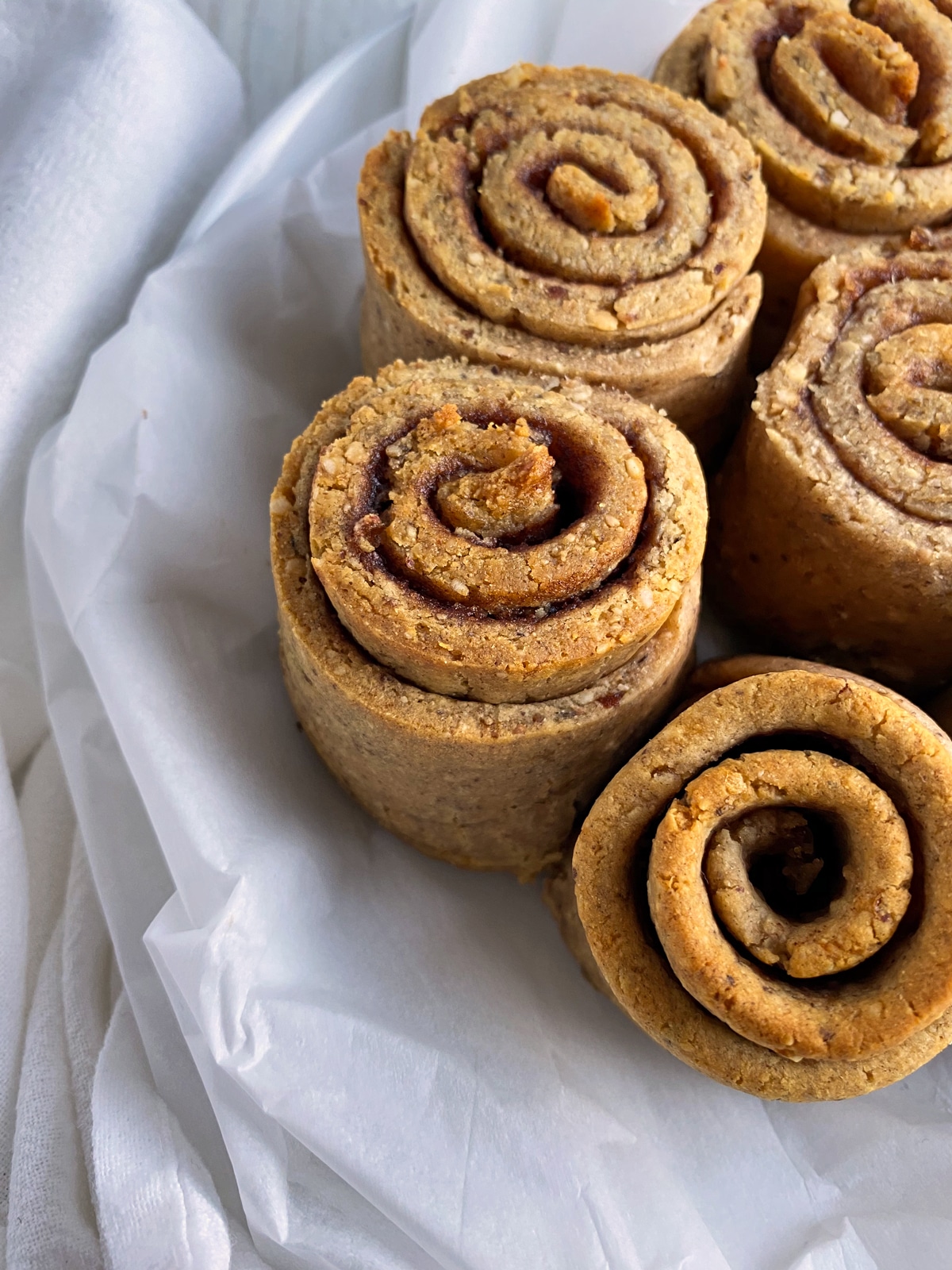 Paleo-Cinnamon-Roll-Recipe-with-Hazelnuts