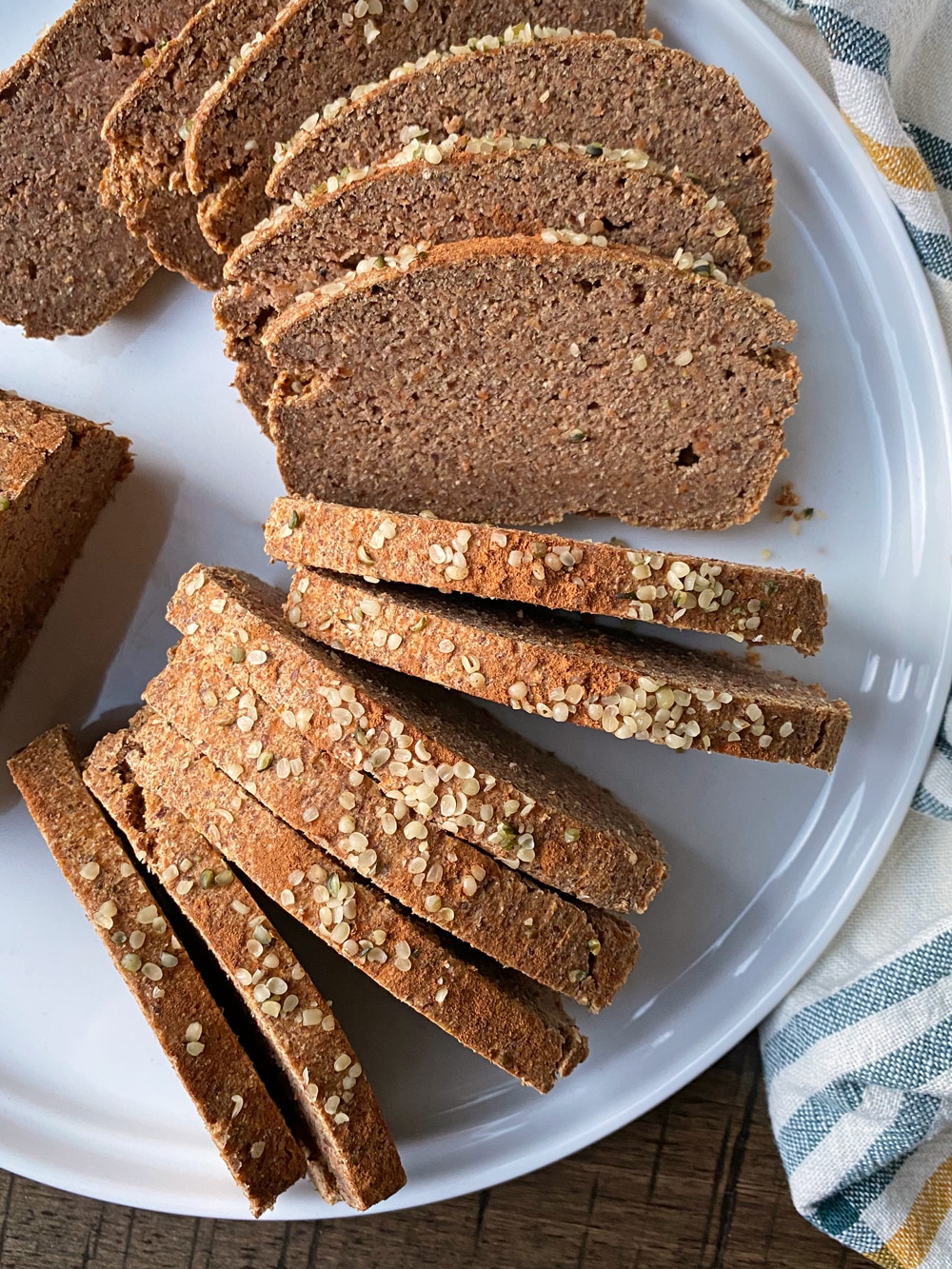 paleo-vegan-carrot-cake-bread