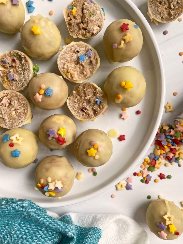 Birthday Cake Protein Balls (No Bake, Paleo) - Bake It Paleo