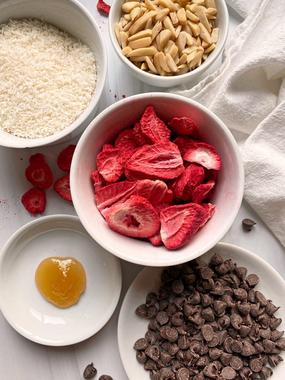 ingredients-in-strawberry-truffles