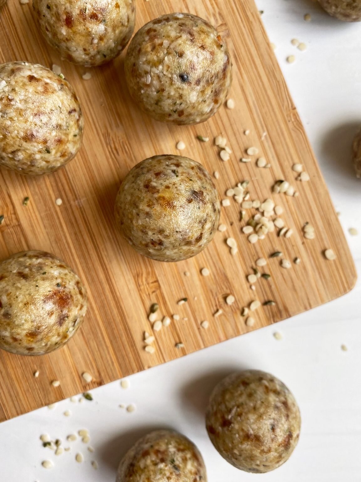 Coconut Hemp Energy Balls (Paleo, Vegan) Bake It Paleo