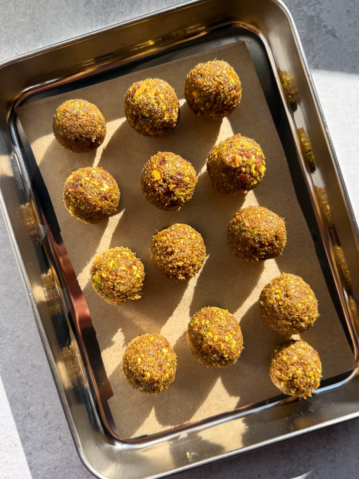 Rolled fillings for the date balls.