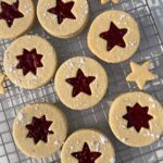 Cookies on wire cooling rack.